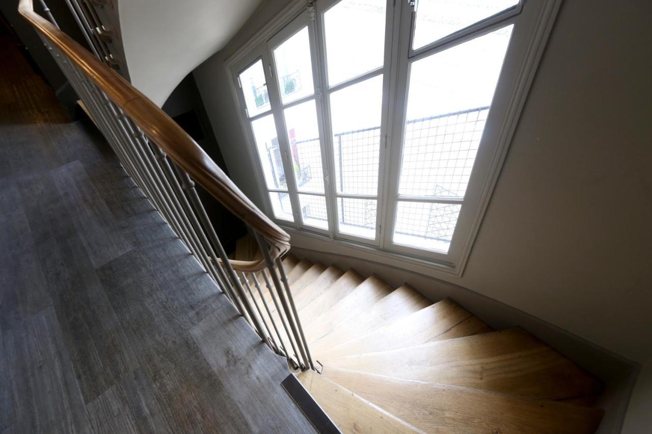 Renovated Studio For 2 Appartement *